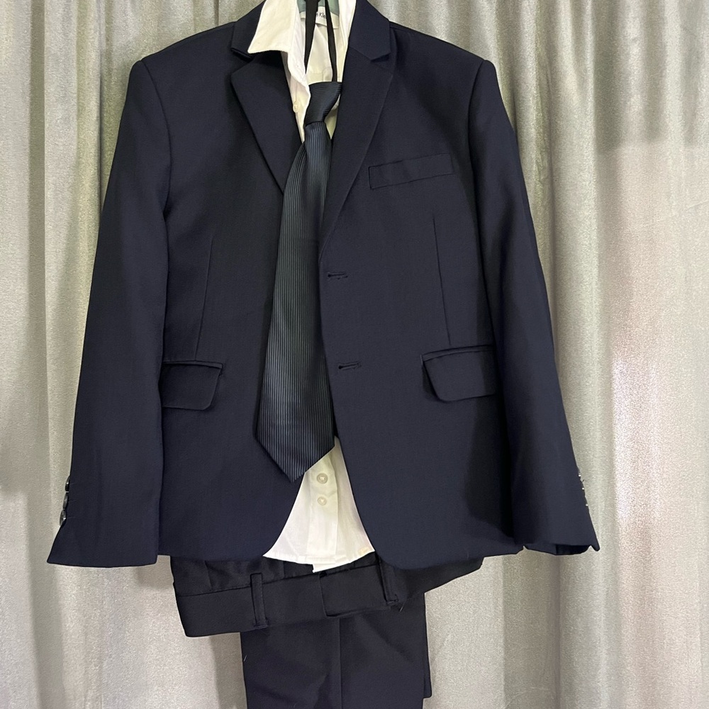 Tazio classy Navy Suit Jacket, vest,Calvin Klein white shirt, tie & pants.